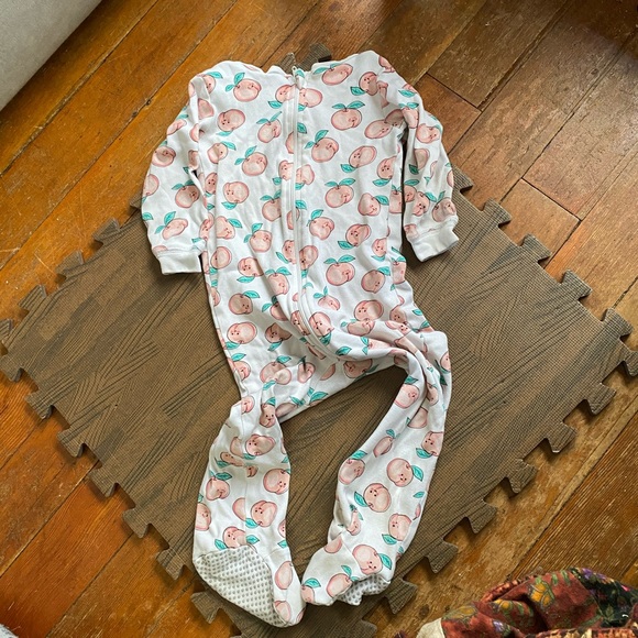 🌸3/$10🌸 one piece peach sleeper - Picture 2 of 3